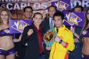 carlos-cuadras-vs-srisaket-02