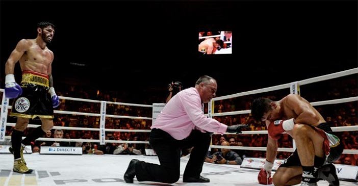 Jorge Linares peleando en El Poliedro