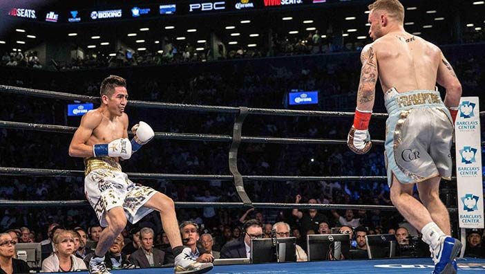 Santa Cruz a punto de caer ante Frampton (Andy Samuelson / Premier campeones de boxeo)