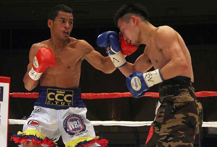 Carlos Cañizales vs Reiya Konishi (Foto: Sumio Yamada)