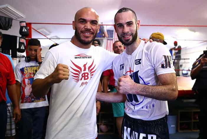 Ray Beltrán y "Sniper" Pedraza (Fotos: Mikey Williams/Top Rank)