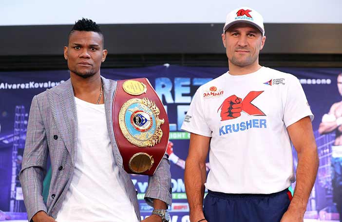 Eleider Álvarez y Sergey Kovalev (Fotos: Mikey Williams/Top Rank)