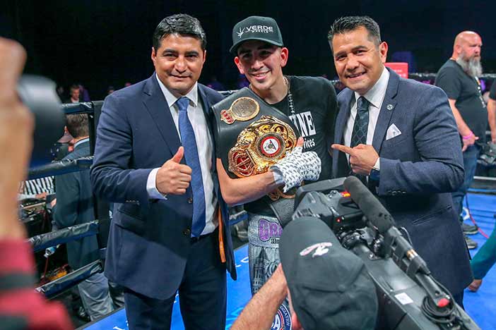 Leo Santa Cruz (Andy Samuelson / Premier Boxing Champions)