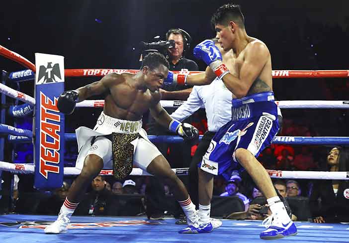 Dogboe vs Navarrete (Mikey Williams / Top Rank)