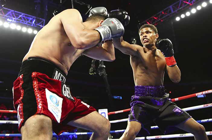 Alberto Guevara vs Shakur Stevenson (Shakur Stevenson y Terence Crawford ( Mikey Williams / Top Rank)