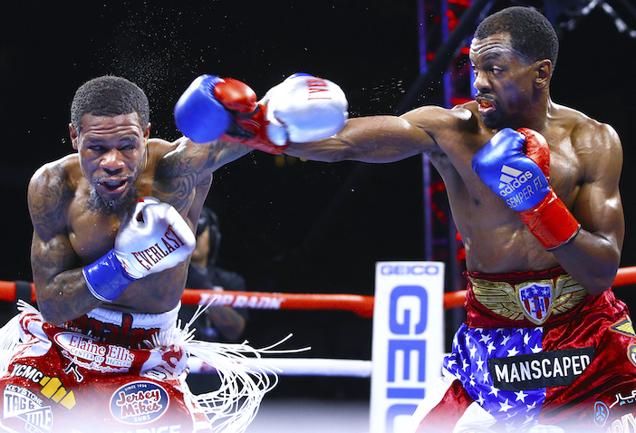 Lamont Roach Jr. vs Jamel Herring (Fotos: Mikey Williams/ Top Rank)