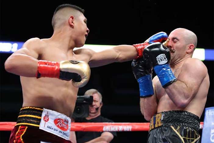 Jaime Munguía vs. O´Sullivan (Tom Hogan-Hoganphotos / Golden Boy