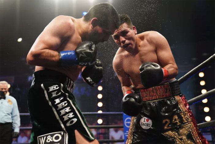 Vladimir Hernández vs "Perro" Angulo (Sean Michael Ham / TGB Promociones)