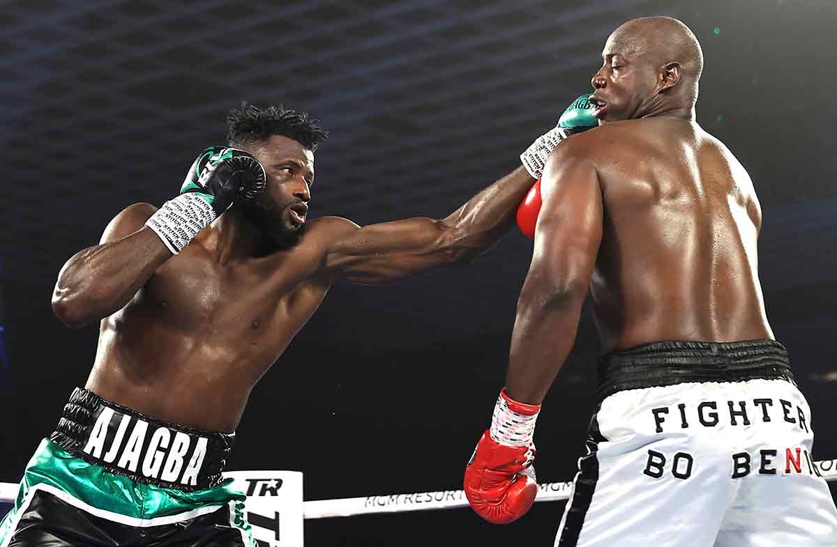 Efe Ajagba vs Jonnie Rice (Foto: Mikey Williams / Top Rank)