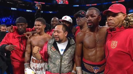 Shakur Stevenson y Jamel Herring posan tras el combate