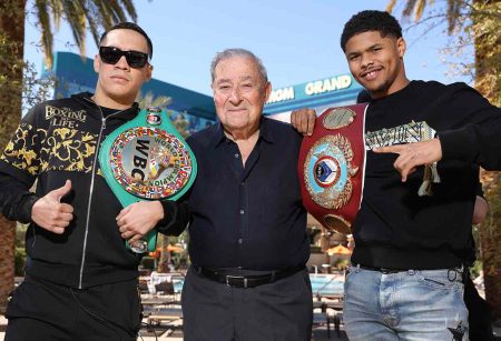 Oscar Valdez, Bob Arum y Shakur Stevenson