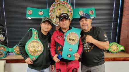 Chocolatito González y el entrenador Marcos Caballero