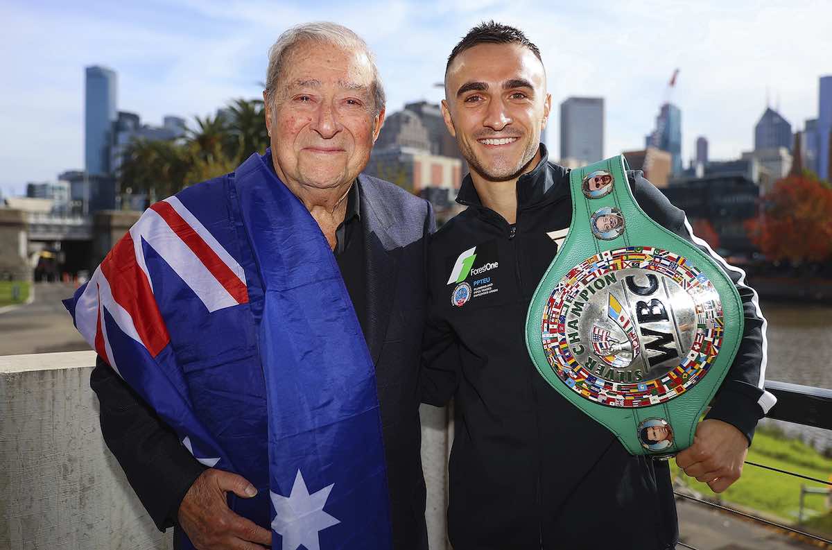 Bob Arum y Jason Moloney 