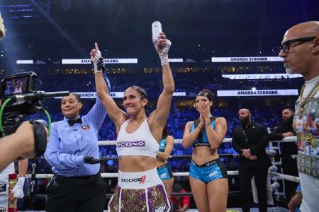 Amanda Serrano vence a Stevie Morgan