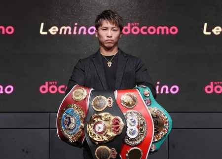 Naoya Inoue con 4 cinturones