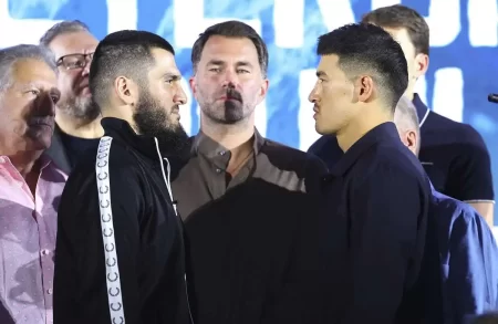 Conferencia final Artur Beterbiev, Eddie Hearn y Dmitry Bivol