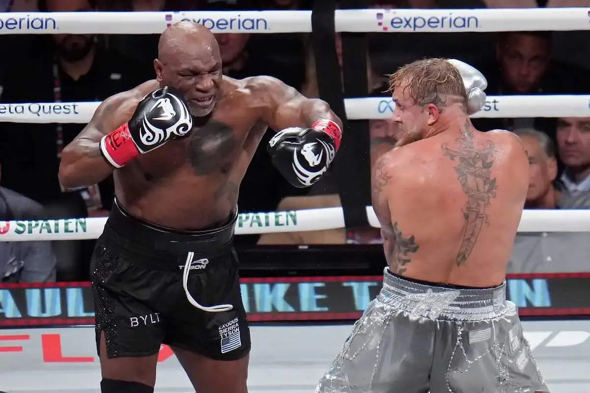 Jake Paul y Mike Tyson tras la pelea